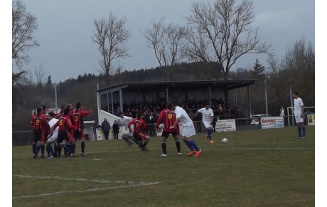MAREUIL S'EN CONTENTE